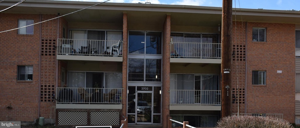 3702 N Rosser St unit 201, Alexandria, VA 22311 - photo 1