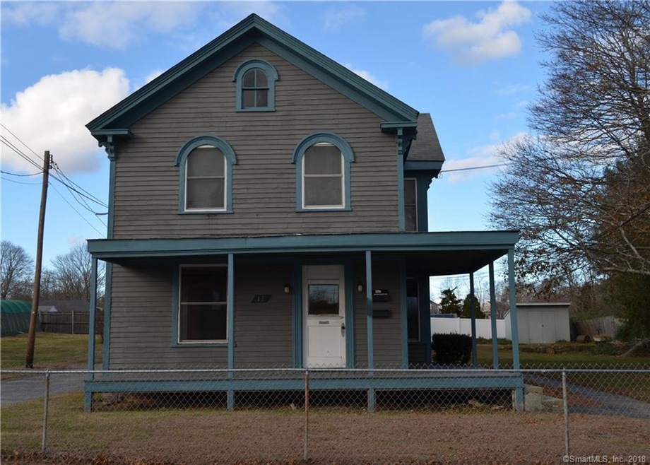 17 Stanton St unit 1, Pawcatuck, CT 06379 - photo 1