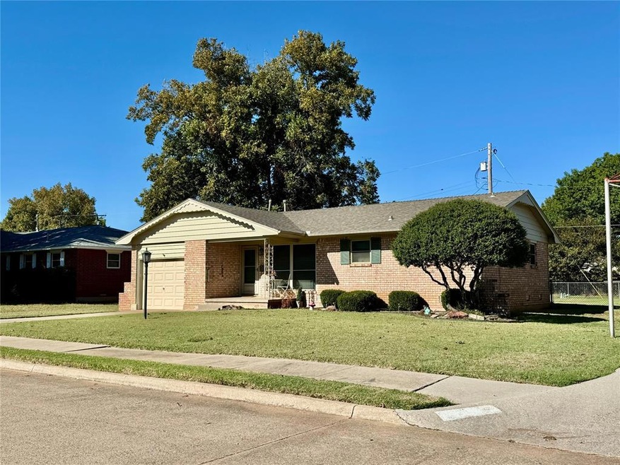 2103 W Randall Ave, Duncan, OK 73533 - photo 1