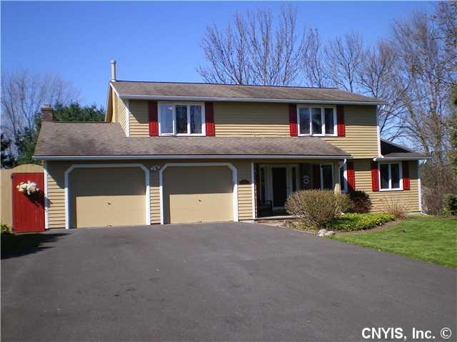 Exterior Front *FANTASTIC LOCATION **SPACIOUS 4 BE