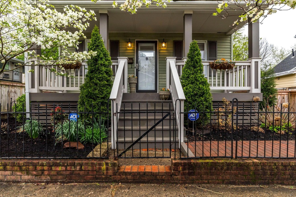 2019-04-25 443 E Kossuth St 01