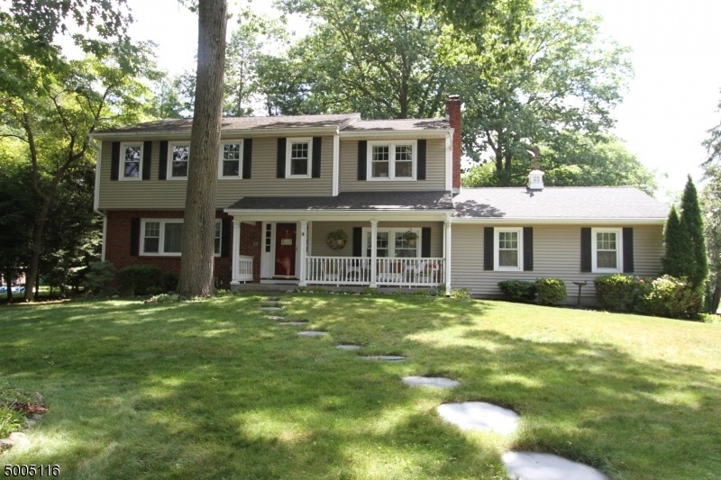 4 Marilyn Ln, Hillsdale, NJ 07642 - photo 1