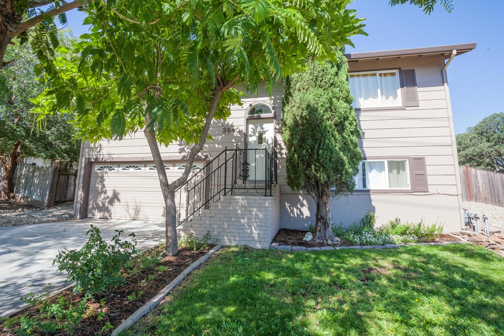 3640 Summit Dr, Redding, CA 96001 - photo 1