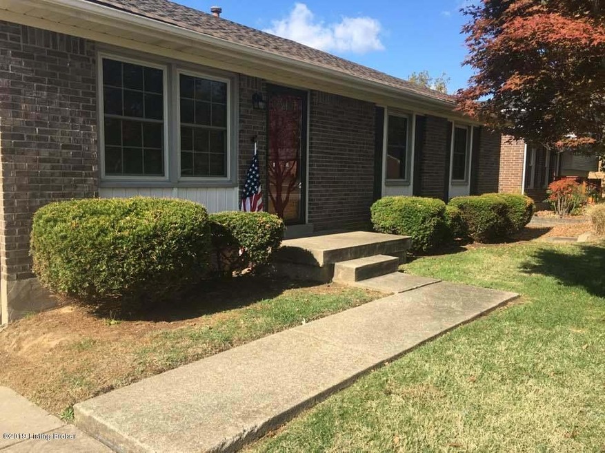 5902 Bucks Ln, Louisville, KY 40291 - photo 1