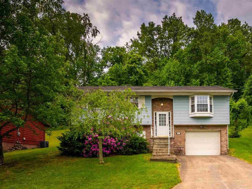 211 Pine Cir, Dunbar, WV 25064 - photo 1