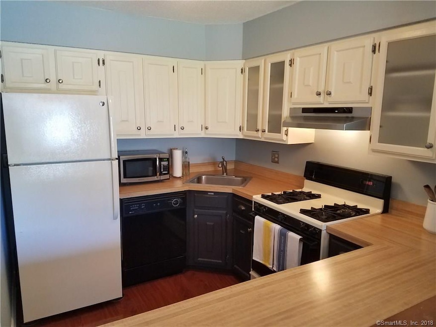 132 Cottonwood Rd, Newington, CT 06111 - photo 1