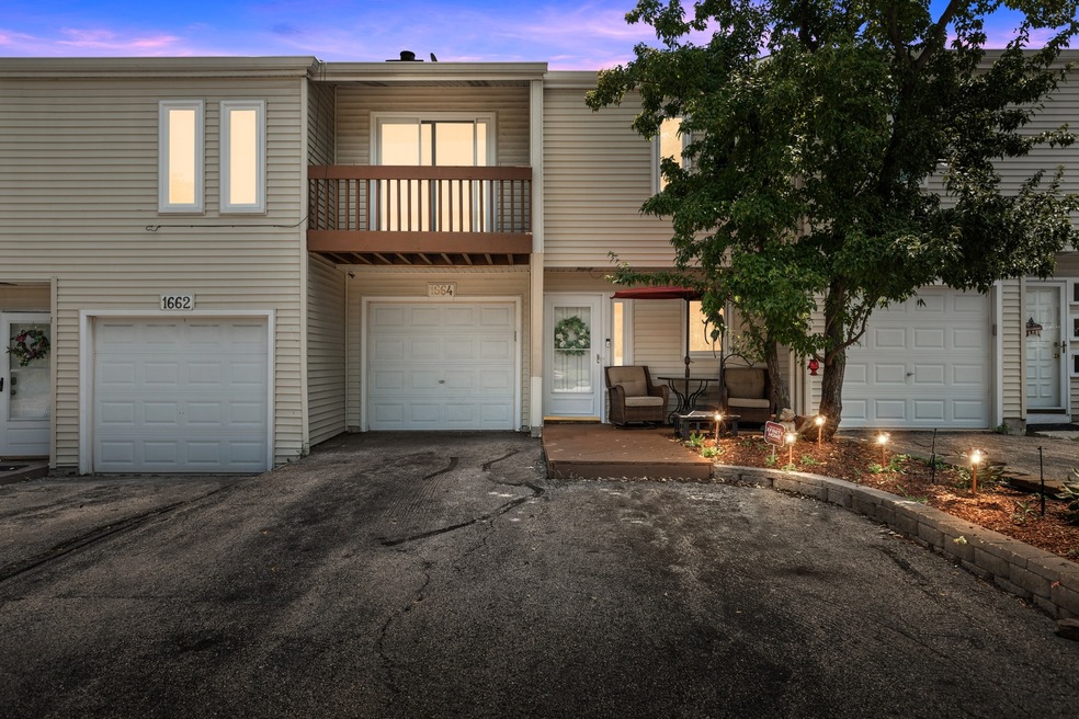 1664 Cove Ct unit 3, Naperville, IL 60565 - photo 1