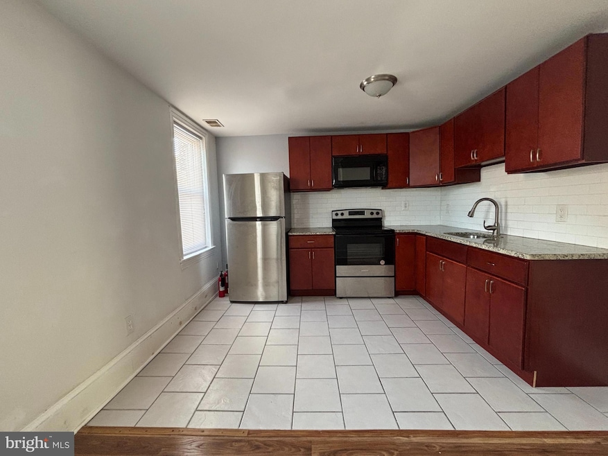 3503 W Clearfield St unit 3, Philadelphia, PA 19132 - photo 1