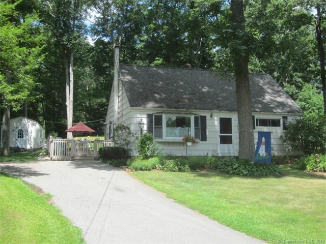 Front view of this cute 3 bedroom cape located in 