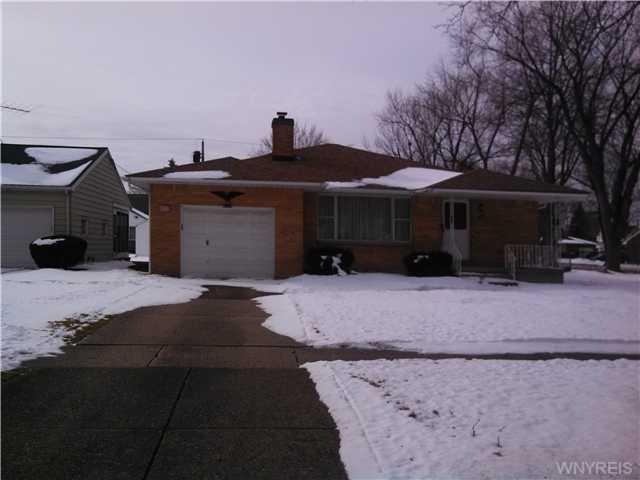 692 Treichler St, North Tonawanda, NY 14120 - photo 1