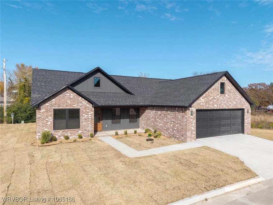 1014 Tatum Ln, Barling, AR 72923 - photo 1