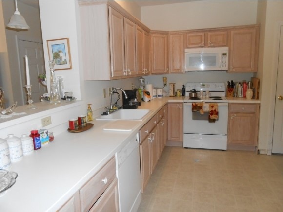 9 Blueberry Hill Rd unit 4, Plymouth, NH 03264 - photo 1