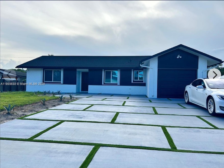 4521 SW 55th Ave, Davie, FL 33314 - photo 1