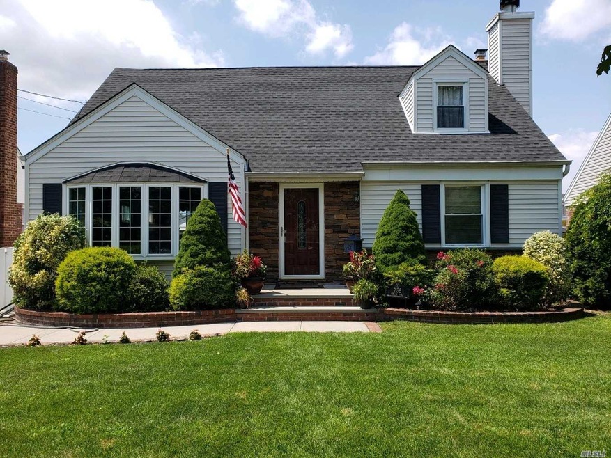 235 White Rd, Mineola, NY 11501 - photo 1