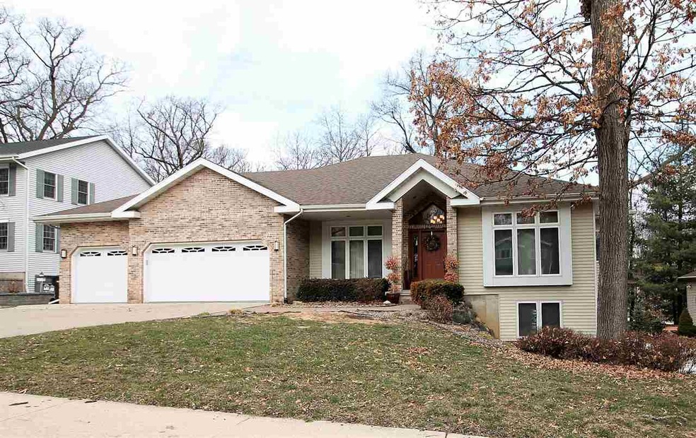 925 Timber Ridge Dr, Oregon, WI 53575 - photo 1