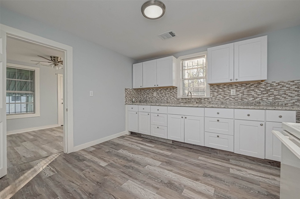 208 Luther St, Houston, TX 77076 - photo 1