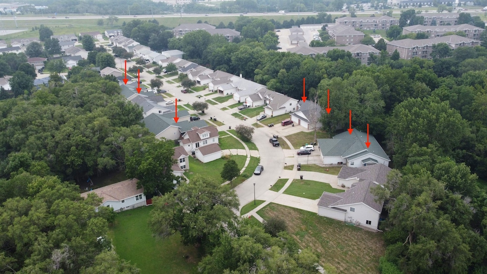 239 W Irving St unit Portfolio, Lincoln, NE 68521 - photo 1