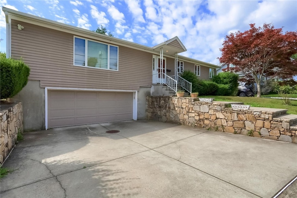 50 Oak Hill Ave, Pawtucket, RI 02860 - photo 1