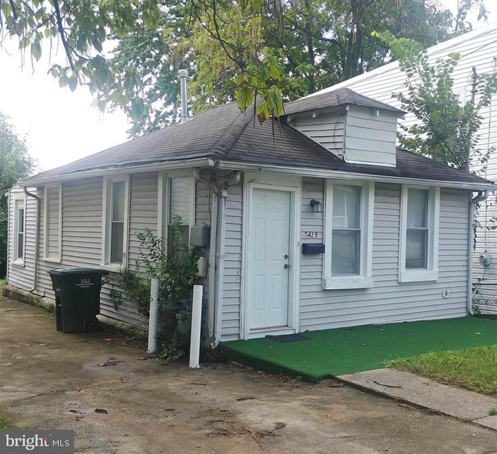 5429 Hunt Place NE, Washington, DC 20019 - photo 1