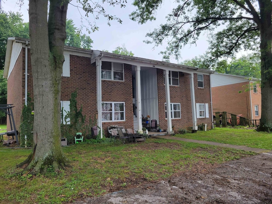 706 Village Ln unit 8, Newburgh, IN 47630 - photo 1