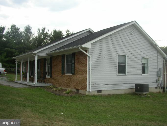 322 Thompson Hollow Rd, Bentonville, VA 22610 - photo 1