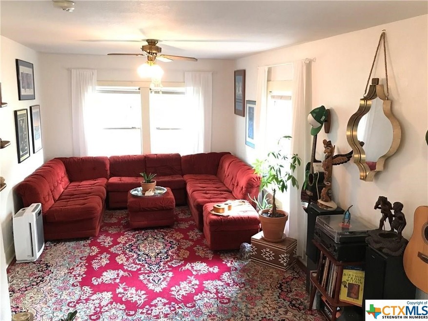 510 Harvey St unit B, San Marcos, TX 78666 - photo 1