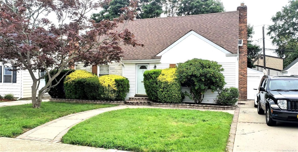 952 Ardmore Rd, North Baldwin, NY 11510 - photo 1