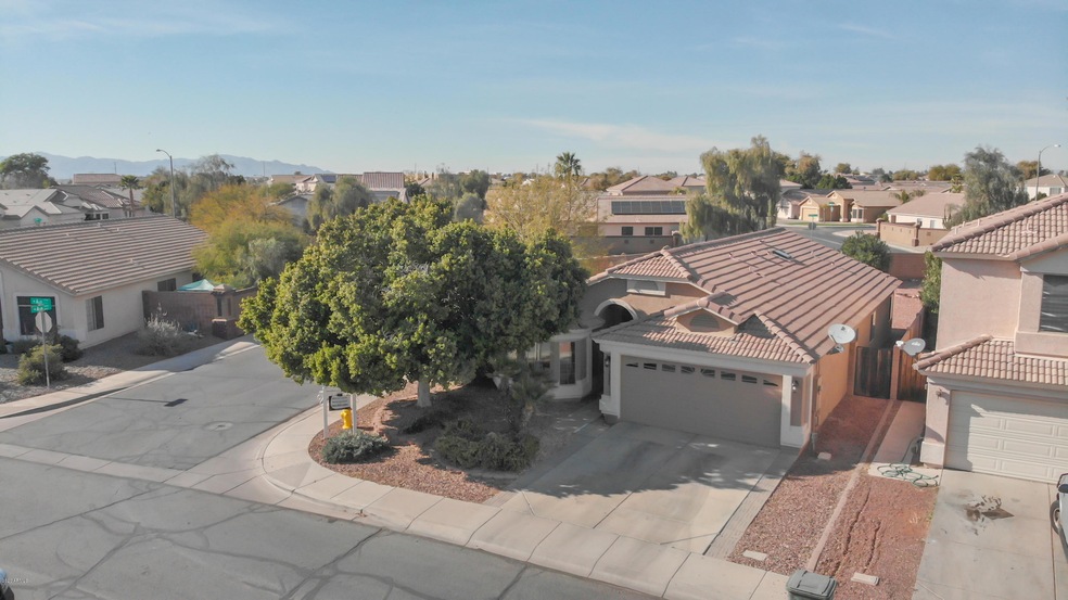 Well Cared For 1 Owner Home