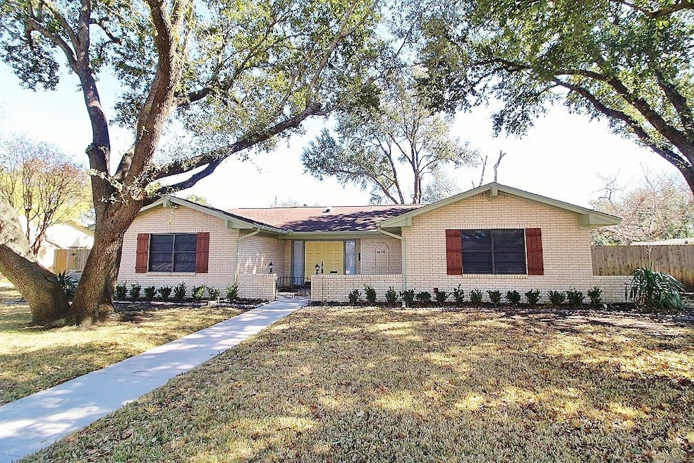 1610 Alexander Dr, Waxahachie, TX 75165 - photo 1