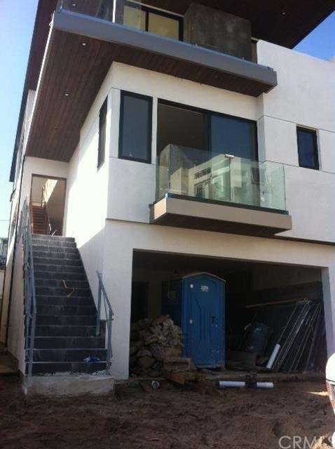 NEW CONSTRUCTION. FRONT