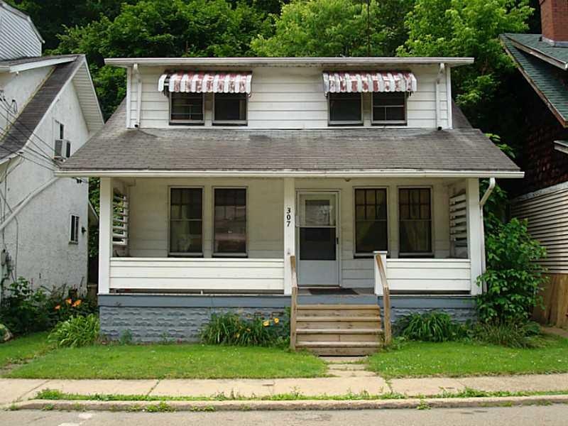 Exterior Front. Darling cottage!