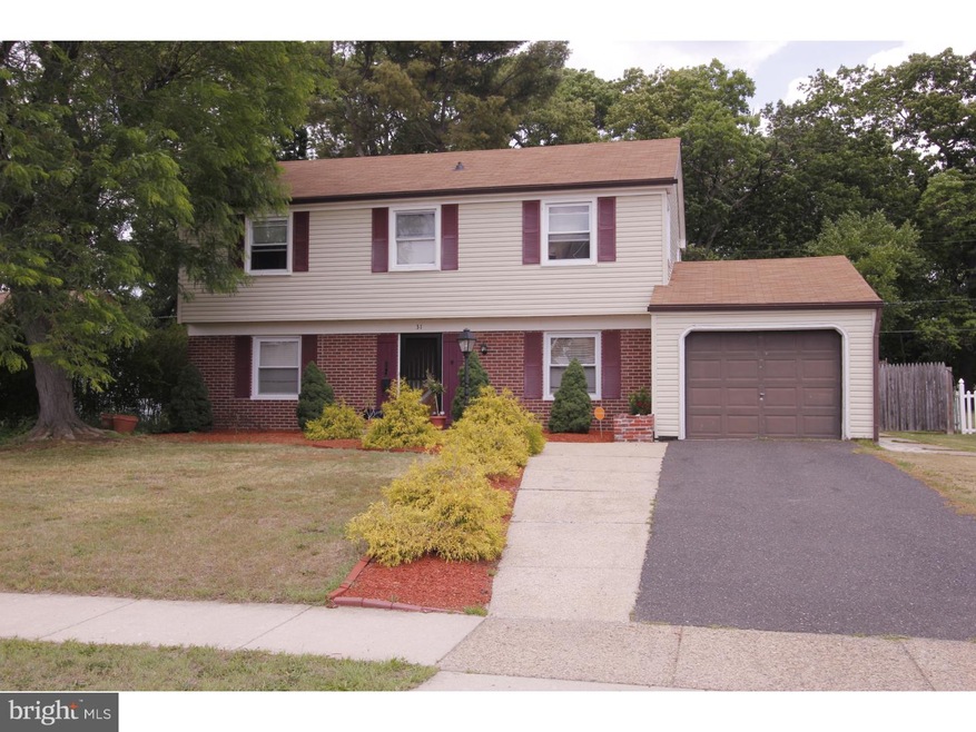 31 Bloomfield Ln, Willingboro, NJ 08046 - photo 1
