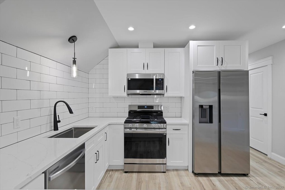 32 Maple St unit 3, New Haven, CT 06511 - photo 1