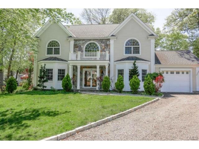 27 Kenilworth Dr E, Stamford, CT 06902 - photo 1