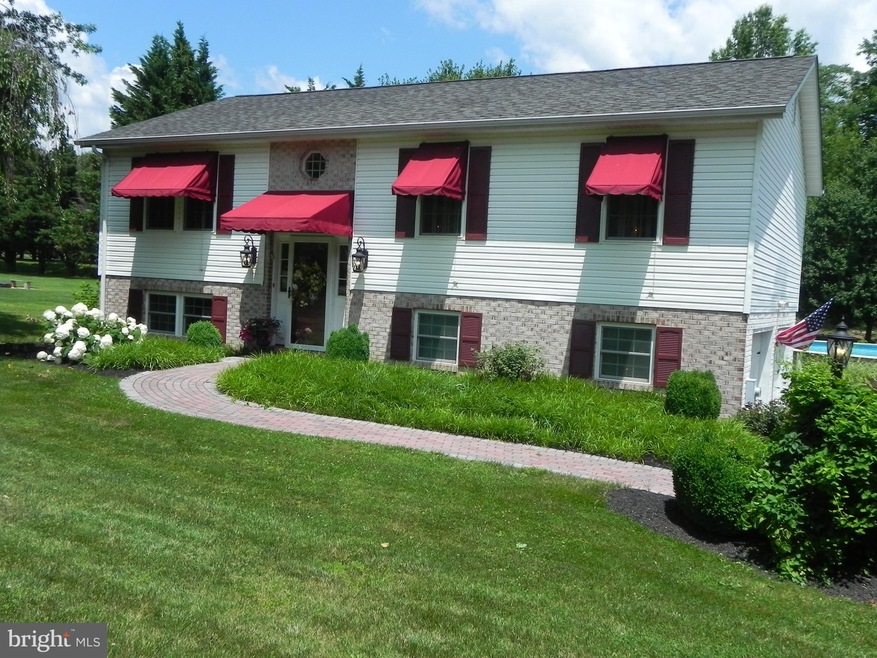 62 Hetzer Dr, Bunker Hill, WV 25413 - photo 1