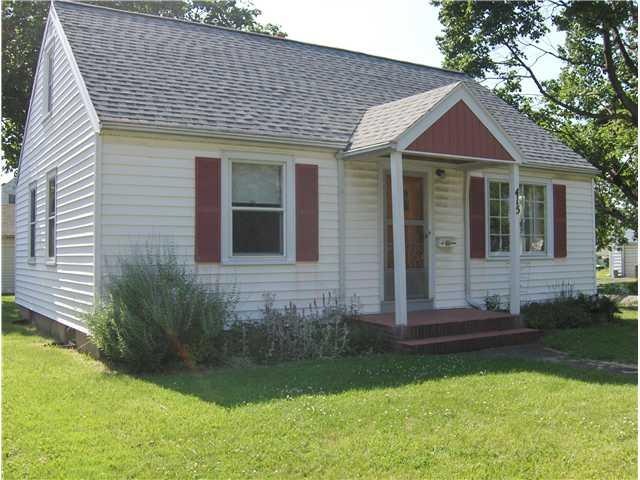 Exterior Front. Vinyl Sided Exterior...Newer Roof