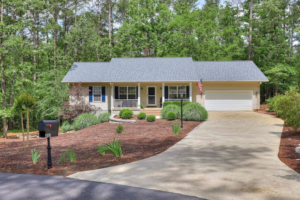 203 Ellen Trace