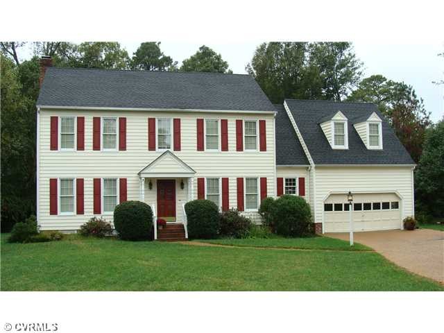Exterior Front - This pristine home sits in a cul-
