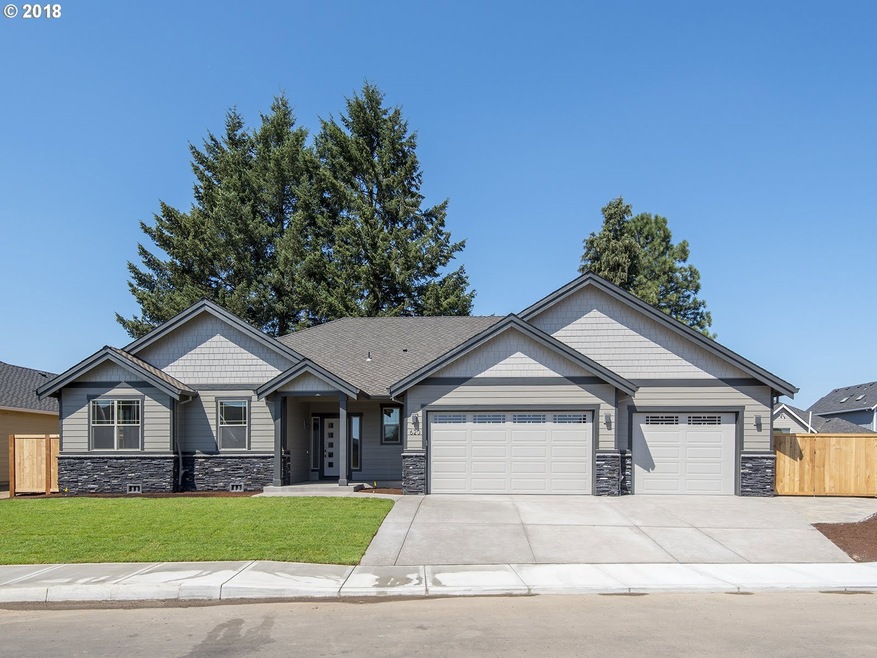 620 NW 11th Ave, Canby, OR 97013 - photo 1