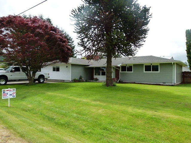 SPACIOUS FRONT YARD