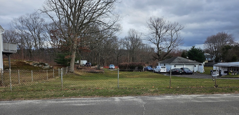 0 Longview Ave unit 24003207, Waterbury, CT 06704 - photo 1