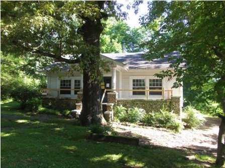 230 Lakeview Dr, Rossville, GA 30741 - photo 1