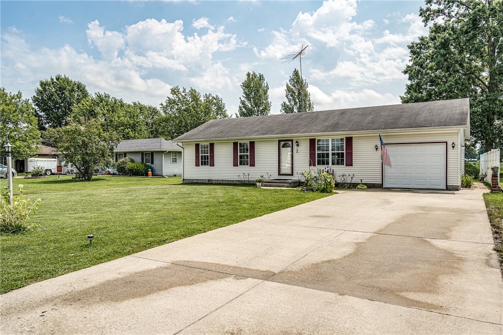 14103 E Southwind Dr, Effingham, IL 62401 - photo 1