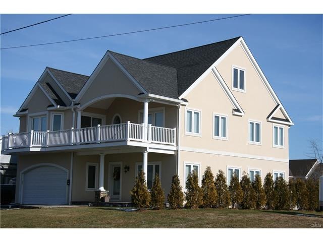 Lordship colonial with water views and high qualit