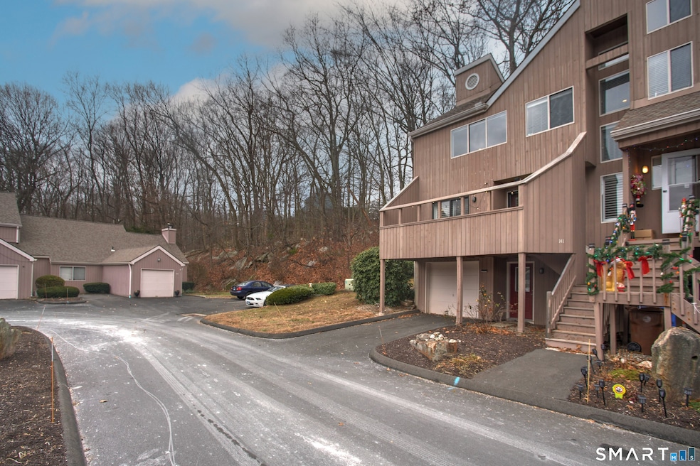 141 Spring Glen unit 141, Shelton, CT 06484 - photo 1