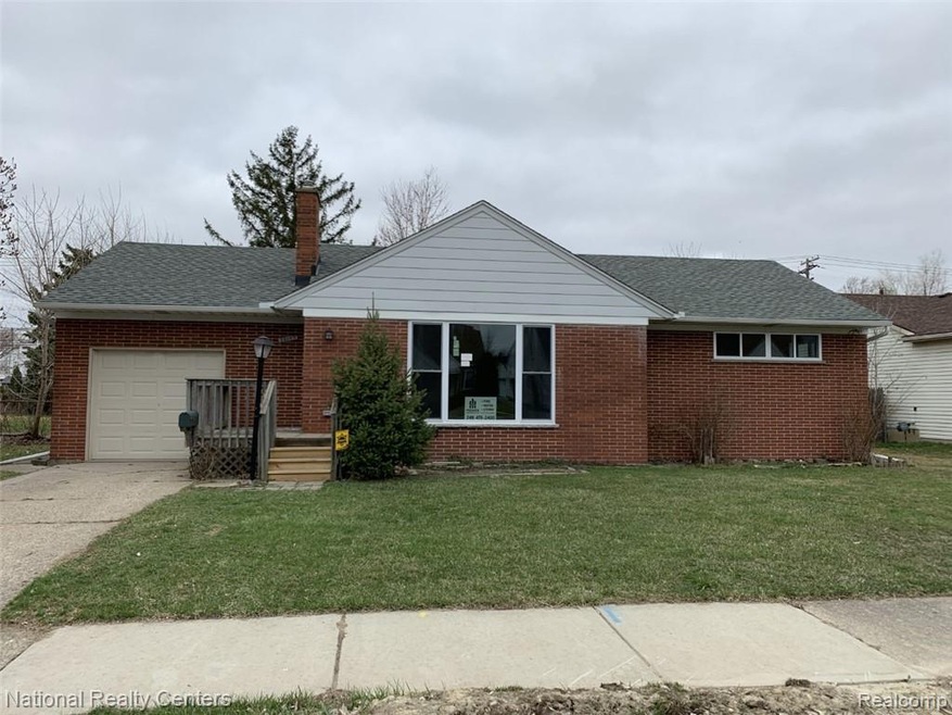 thumbnail_front house warren.jpg