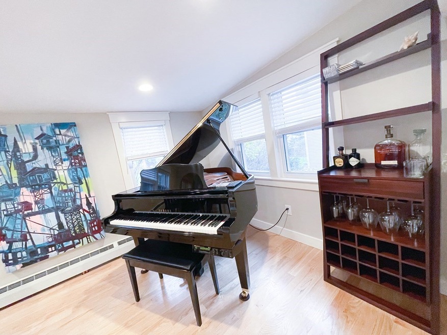 83 Rockridge Rd, Waltham, MA 02453 - photo 1