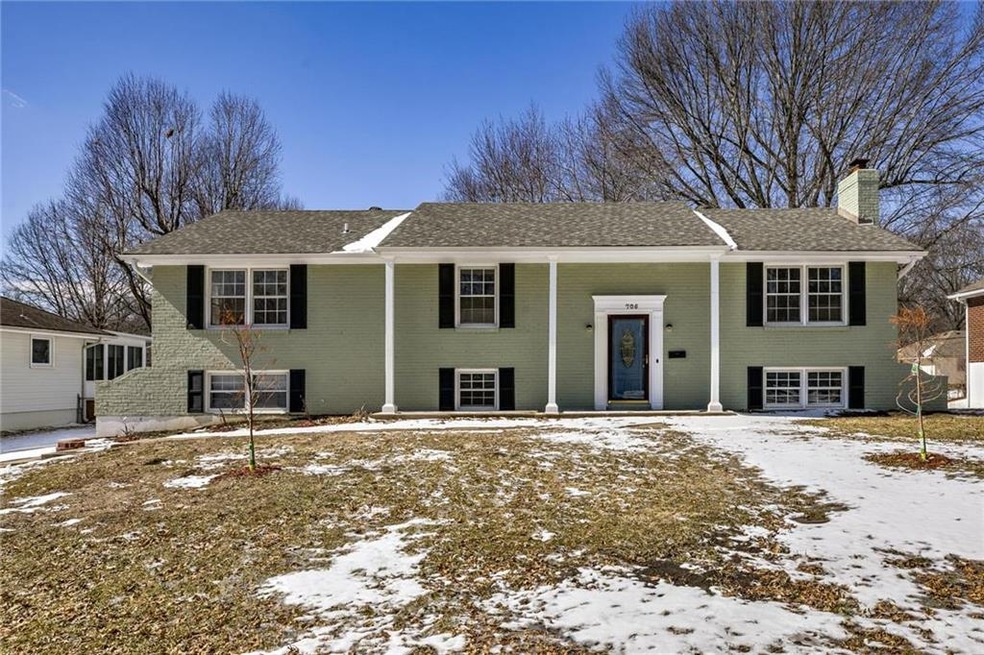 705 NW 10th St, Blue Springs, MO 64015 - photo 1