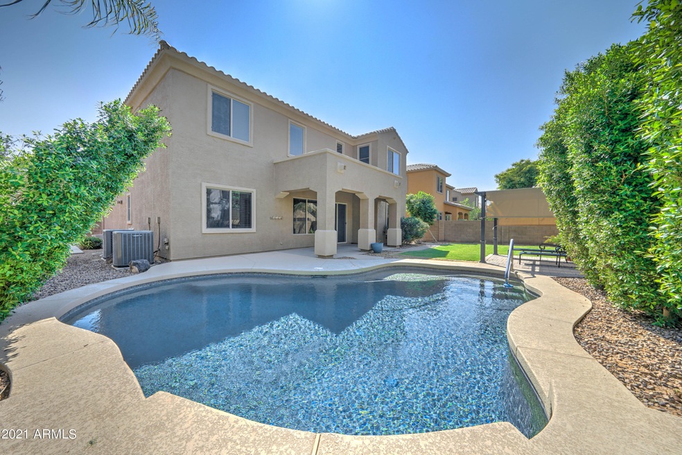 2824 E Honeysuckle Pl-50