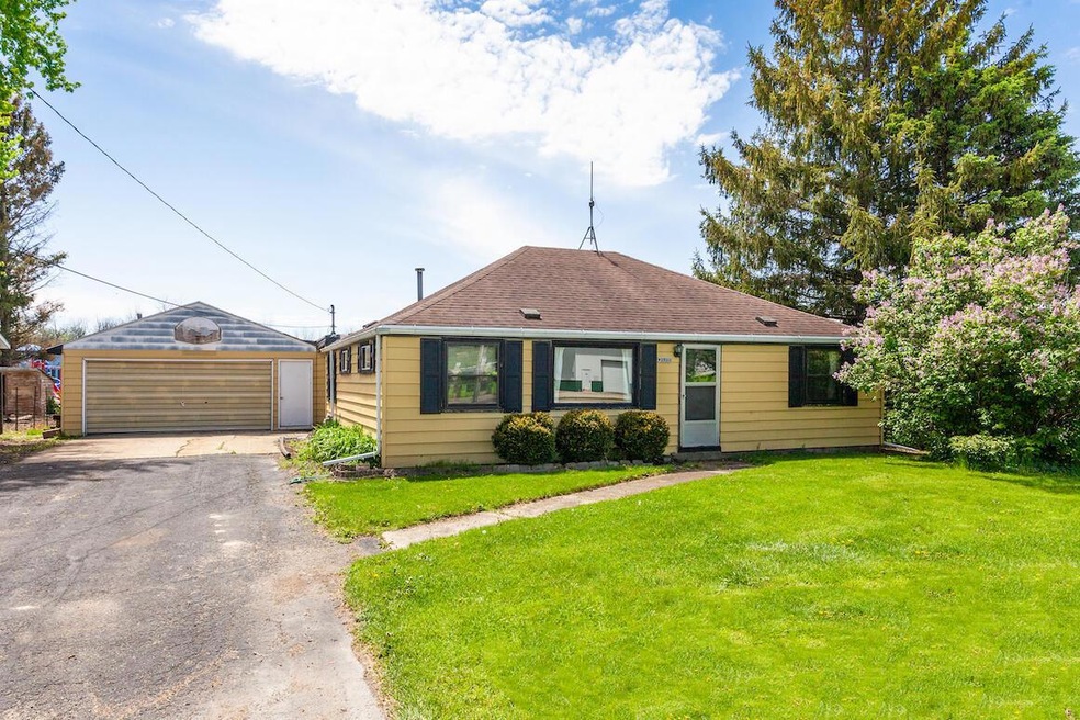 W2521 Oak St, Ashippun, WI 53003 MLS 1874660